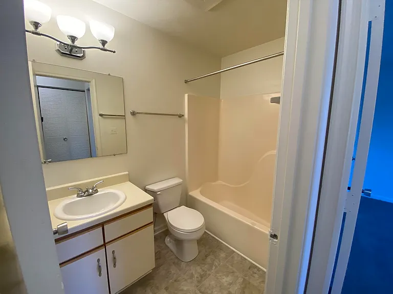 Princeton Circle West Apartments — Photo 27