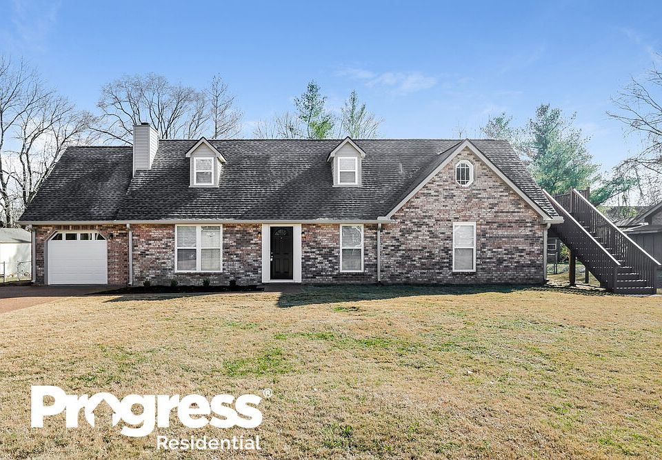 1st image of 210 Pembrook Ln