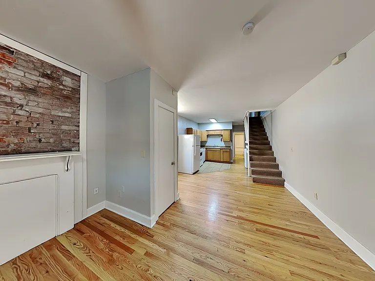 192 E 11th Ave #B — Photo 5