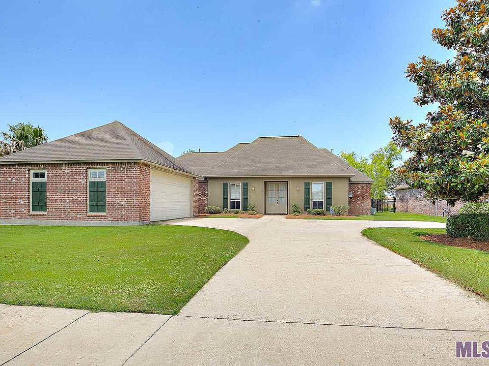 1st image of 4053 Moss Trail Dr