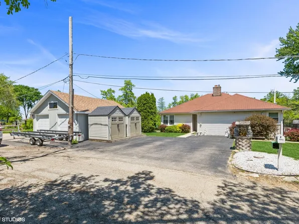 716 Fossil Dr, Ingleside, IL 60041