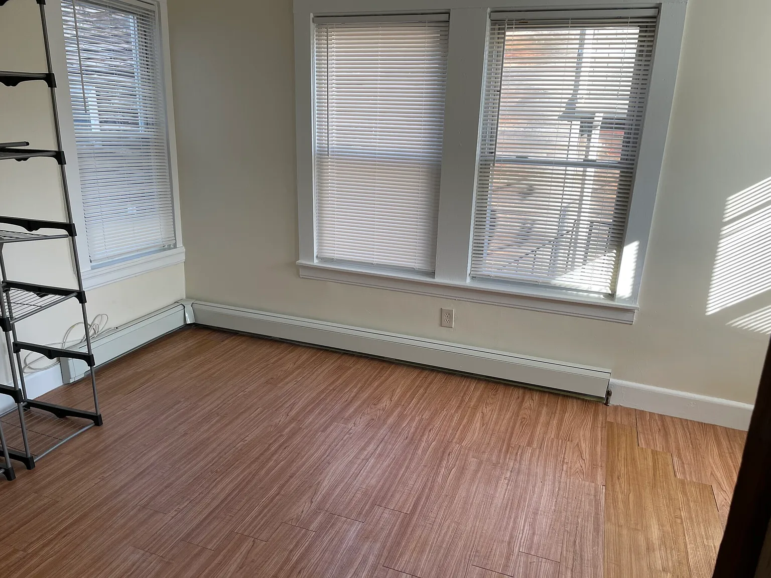 3 bed, 1.0 bath, $3,500 — Photo 4