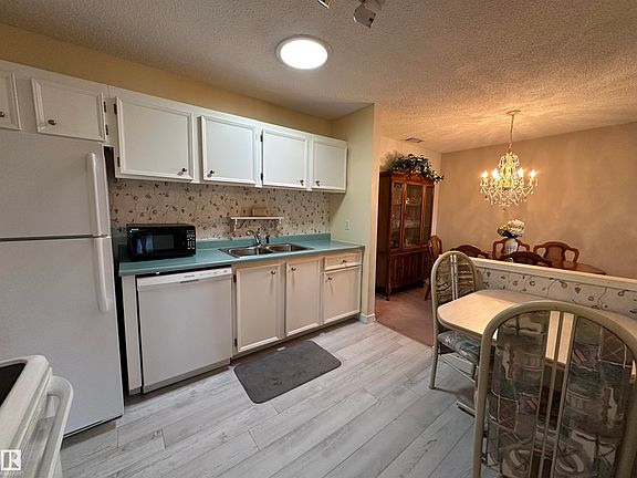 5th image of 2071 Saddleback Rd NW