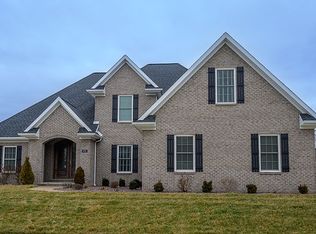 692 Coppers Edge Dr, Newburgh, IN 47630