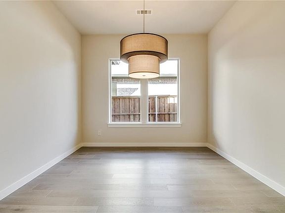 4th image of 5526 Statesman Ln