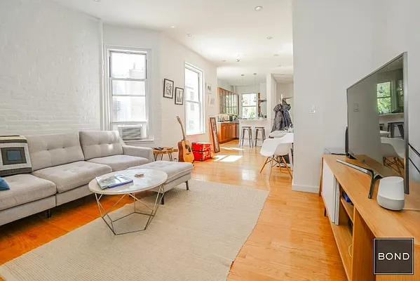 Rented by Bond New York | media 9