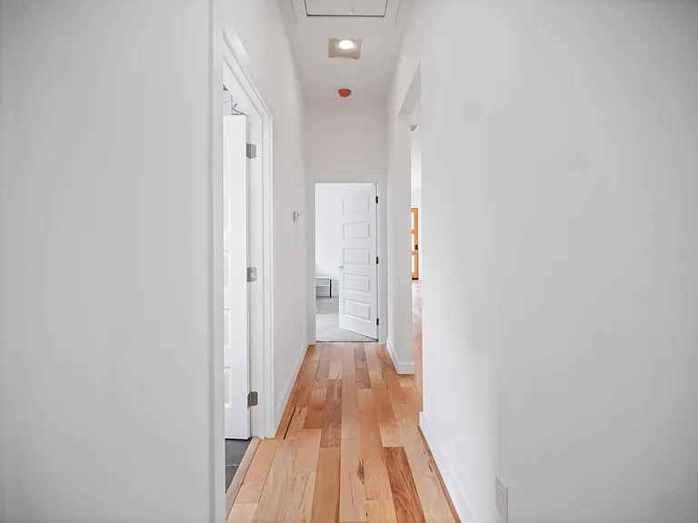 1350 Strickland St — Photo 21