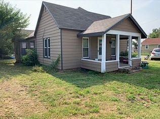 424 S Main St, Mooreland, OK 73852