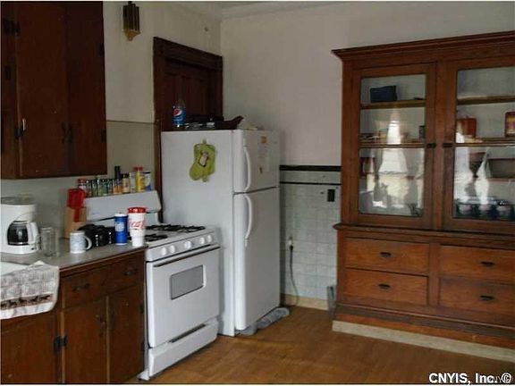 3rd image of 536 Court St