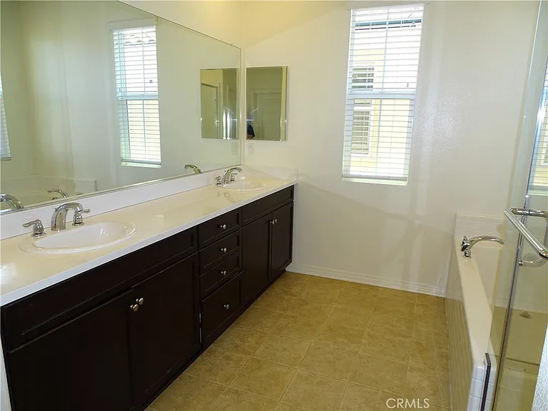 24194 Paseo Del Rancho Dr — Photo 12