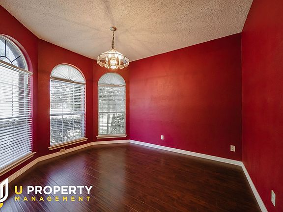 3rd image of 1804 Chattham Ct