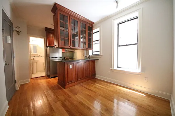 Rented by (Legacy) NY Quality Living Uptown | media 49