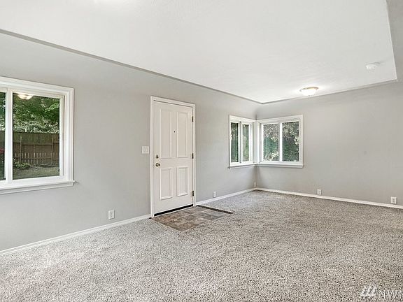 5th image of 12638 Roseberg Ave S