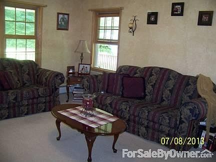3rd image of 119 Rose Ln