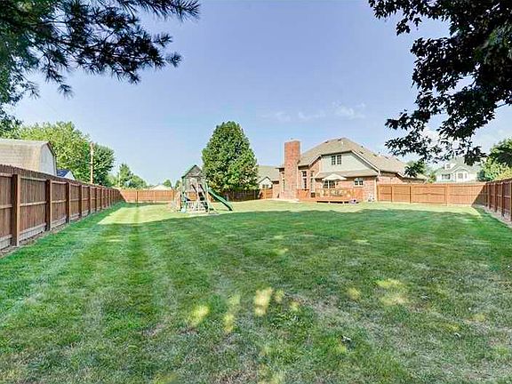 3rd image of 1005 Fallway Dr
