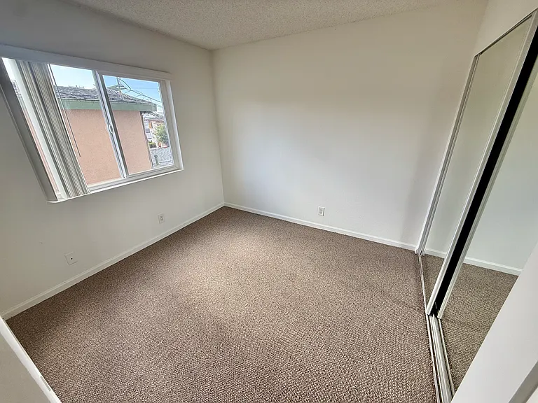 2725 Calle Del Comercio #B — Photo 19