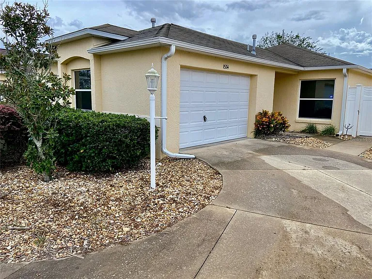 1534 Lime Grove Ln — Photo 1