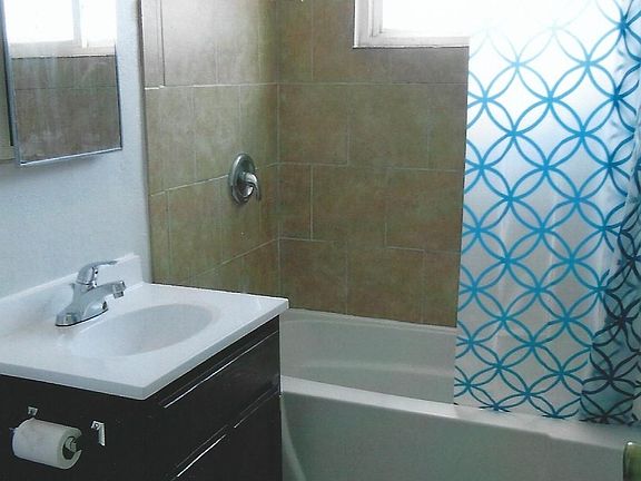 5th image of 721 S Grevillea Ave #3