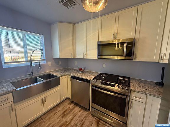 3rd image of 129 Geronimo St