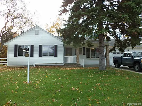 677 Lockport St, Youngstown, NY 14174