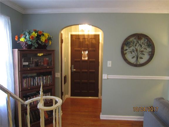 2nd image of 315 Bon Air Dr