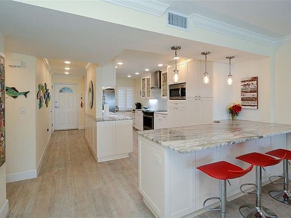 3rd image of 20 Whispering Sands Dr APT 302