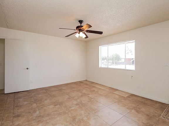 3rd image of 1923 S Papago Dr