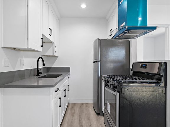 3rd image of 435 N Wilson Ave APT 15