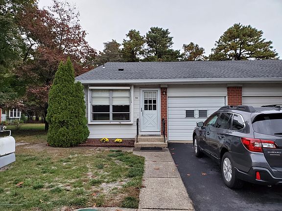 2nd image of 9 Monmouth Ln #A