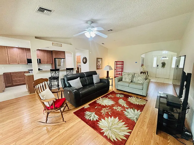 15596 SW 13th Cir — Photo 10