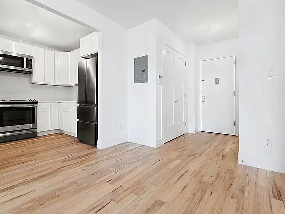 5th image of 101 E 116th St #601