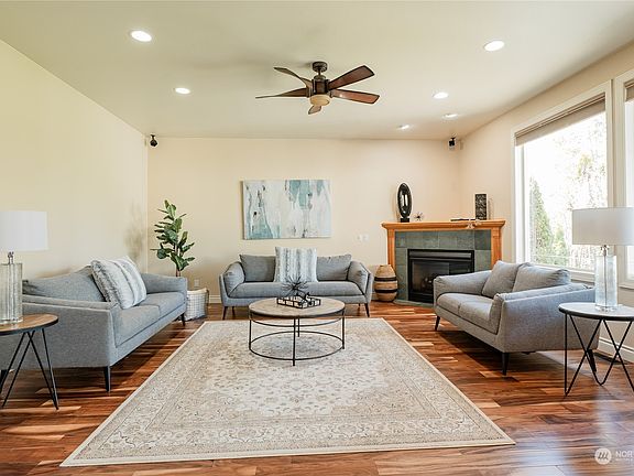 3rd image of 1584 D Street