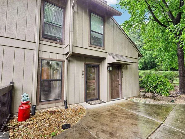 1202 Cumberland Ct SE, Smyrna, GA 30080