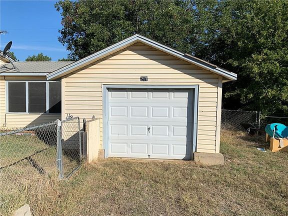 3rd image of 217 Scenic Dr