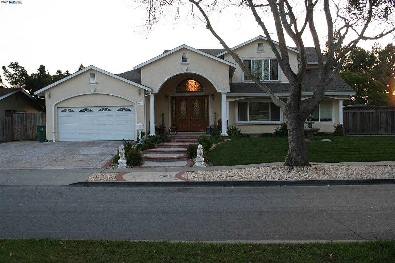 35095 Lake Blvd photo 1