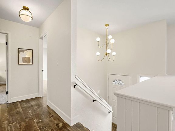 3rd image of 825 Pear St