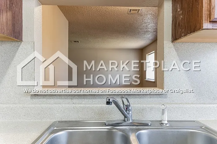 404 E Texas Dr — Photo 11