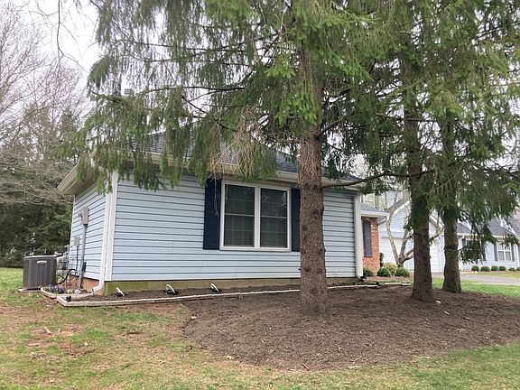 3rd image of 400 Glastonbury Ln