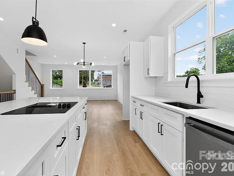 2716 Baltimore Ave — Photo 14