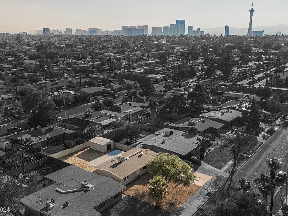 1st image of 1926 Houston Dr