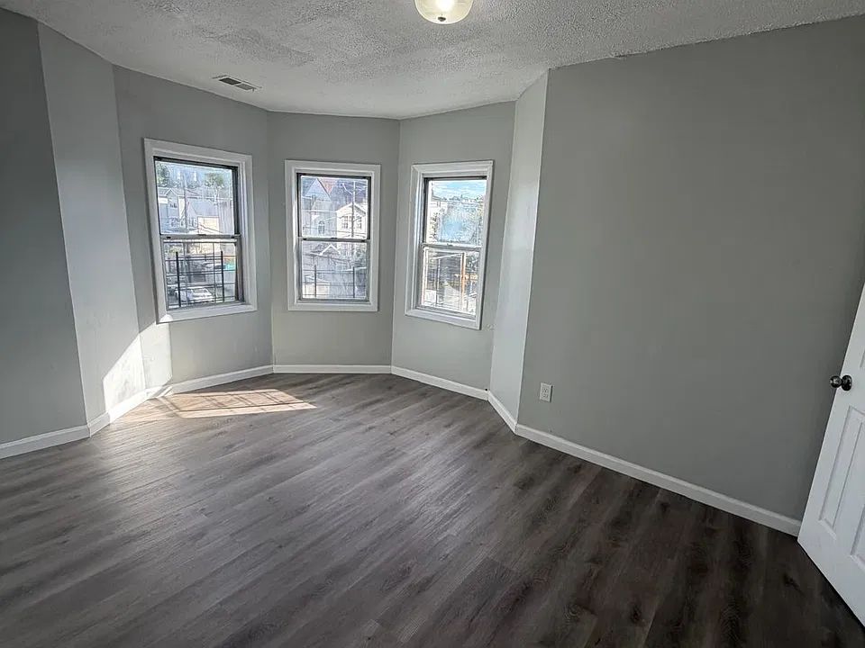 520 Broadway #3AA
