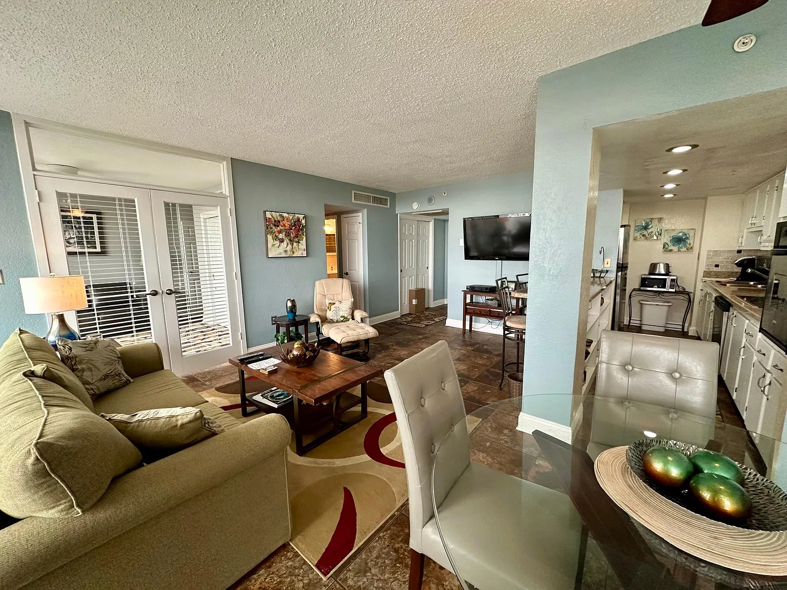 2 bed, 1045 sqft, $2,700 — Photo 4