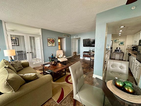 4th image of 470 3rd St S Unit 705