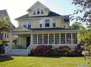 416 Archer St, Freeport, NY 11520