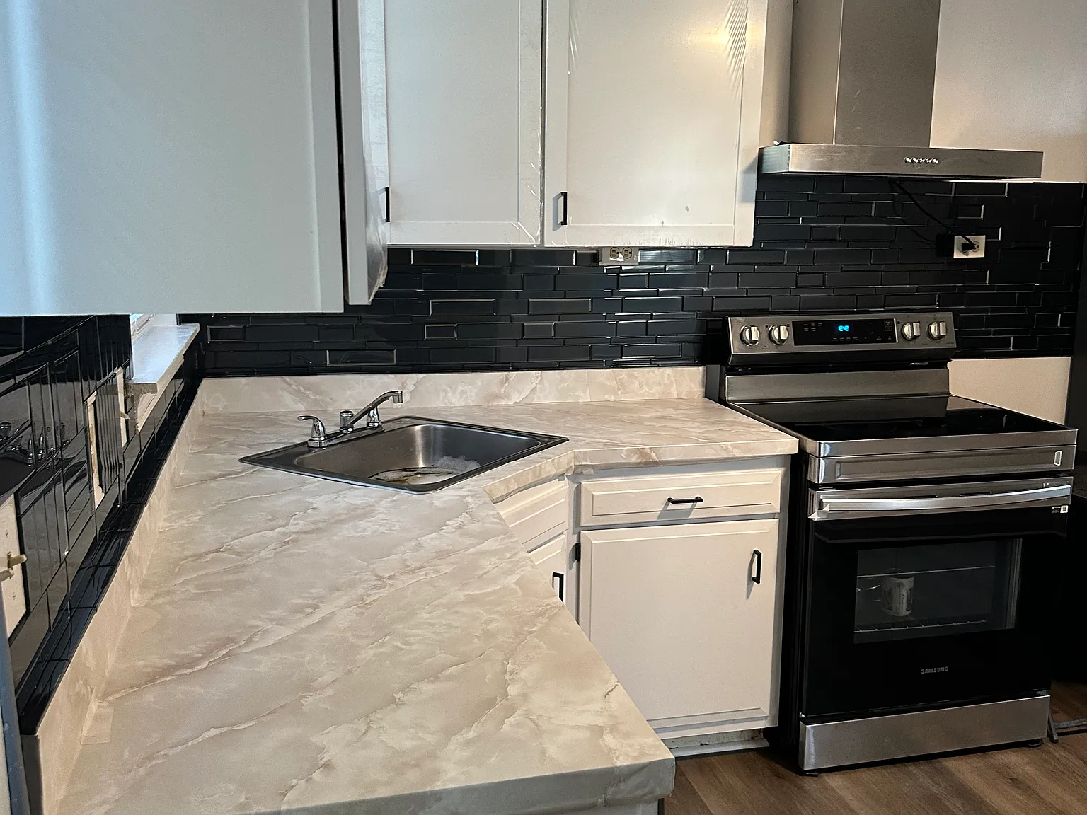 3 bed, 1.5 bath, 1232 sqft, $2,100 — Photo 4