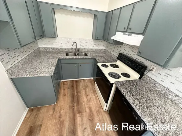 303 University Dr APT 3, Colorado Springs, CO 80910