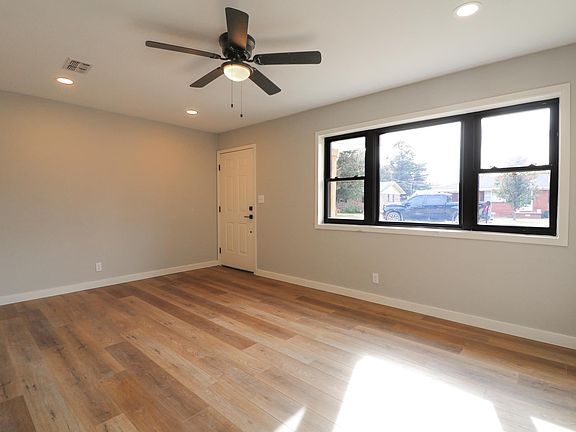 5th image of 1012 Estelle St