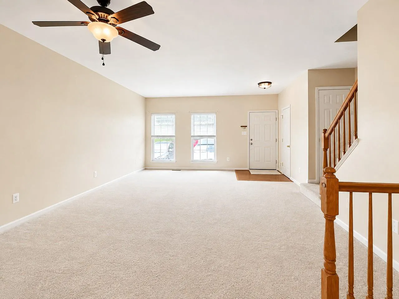 3 bed, 2.5 bath, 2068 sqft, $2,250 — Photo 2