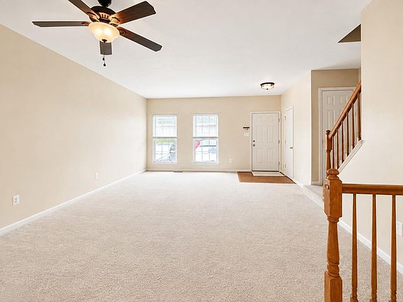 2nd image of 987 Longview Ln
