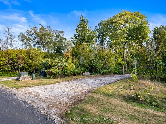 5th image of 172 Greenough Point Rd
